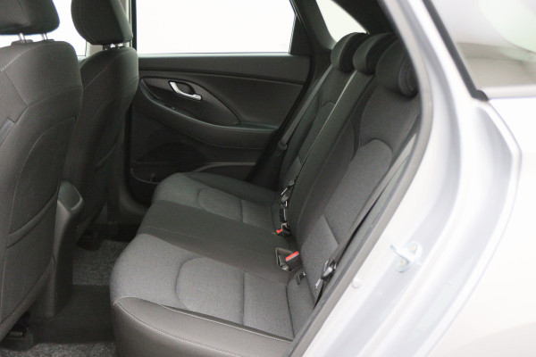 Hyundai i30 1.0 T-GDi MHEV Comfort Camera, Apple Carplay, Stuur-/Stoelverw., LED, DAB, 16"