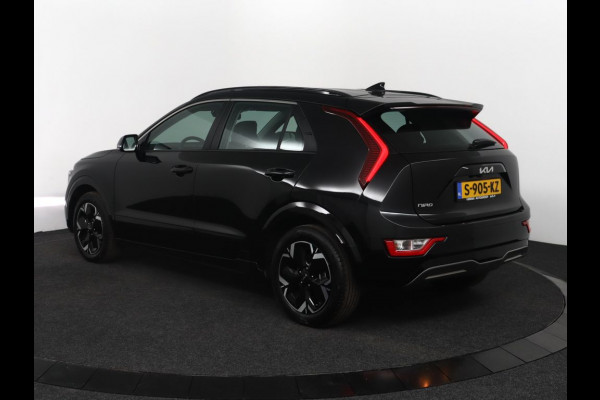 Kia Niro EV DynamicLine 64.8 kWh - SOH 98,3% - Stoel-/stuurverwarming - Navigatie - Cruise Control - Climate Control - Keyless Fabrieksgarantie tot 02-2030