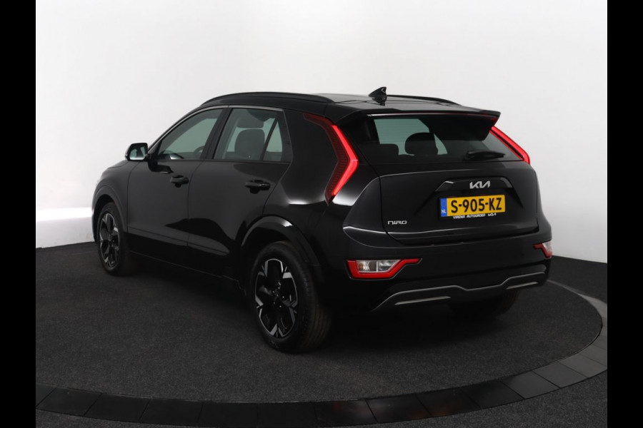 Kia Niro EV DynamicLine 64.8 kWh - SOH 98,3% - Stoel-/stuurverwarming - Navigatie - Cruise Control - Climate Control - Keyless Fabrieksgarantie tot 02-2030