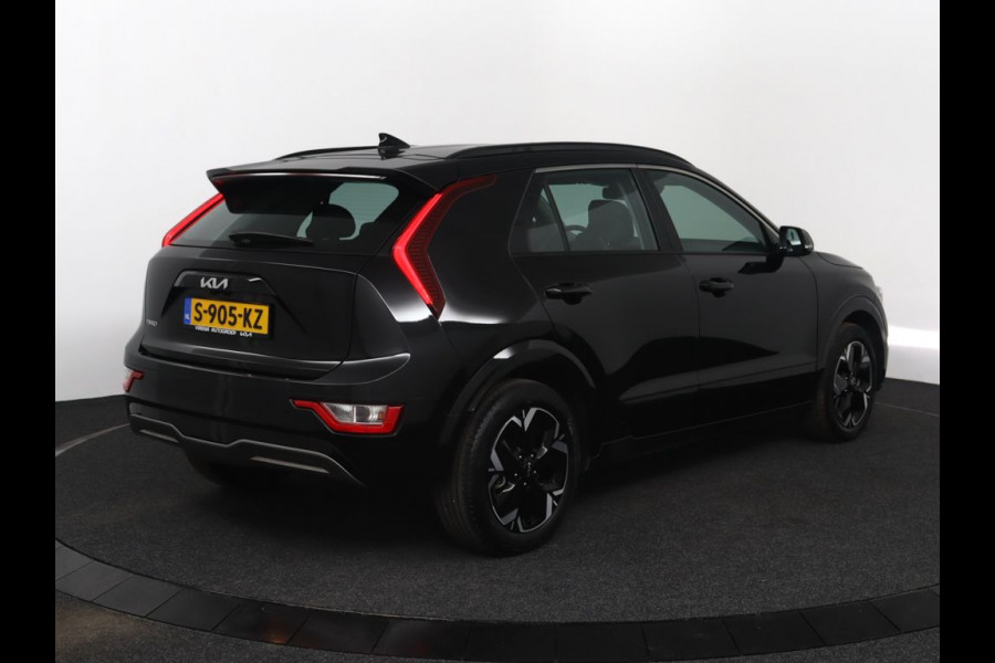 Kia Niro EV DynamicLine 64.8 kWh - SOH 98,3% - Stoel-/stuurverwarming - Navigatie - Cruise Control - Climate Control - Keyless Fabrieksgarantie tot 02-2030