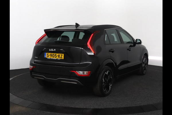 Kia Niro EV DynamicLine 64.8 kWh - SOH 98,3% - Stoel-/stuurverwarming - Navigatie - Cruise Control - Climate Control - Keyless Fabrieksgarantie tot 02-2030
