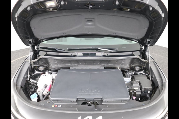 Kia Niro EV DynamicLine 64.8 kWh - SOH 98,3% - Stoel-/stuurverwarming - Navigatie - Cruise Control - Climate Control - Keyless Fabrieksgarantie tot 02-2030