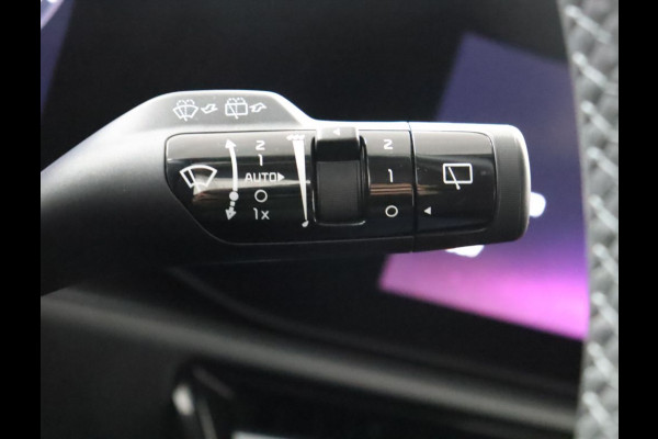 Kia Niro EV DynamicLine 64.8 kWh - SOH 98,3% - Stoel-/stuurverwarming - Navigatie - Cruise Control - Climate Control - Keyless Fabrieksgarantie tot 02-2030