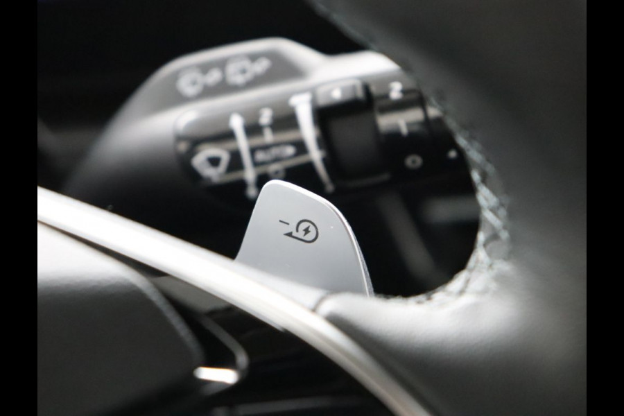 Kia Niro EV DynamicLine 64.8 kWh - SOH 98,3% - Stoel-/stuurverwarming - Navigatie - Cruise Control - Climate Control - Keyless Fabrieksgarantie tot 02-2030