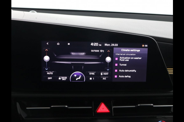 Kia Niro EV DynamicLine 64.8 kWh - SOH 98,3% - Stoel-/stuurverwarming - Navigatie - Cruise Control - Climate Control - Keyless Fabrieksgarantie tot 02-2030
