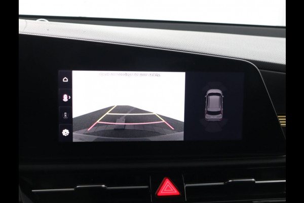 Kia Niro EV DynamicLine 64.8 kWh - SOH 98,3% - Stoel-/stuurverwarming - Navigatie - Cruise Control - Climate Control - Keyless Fabrieksgarantie tot 02-2030