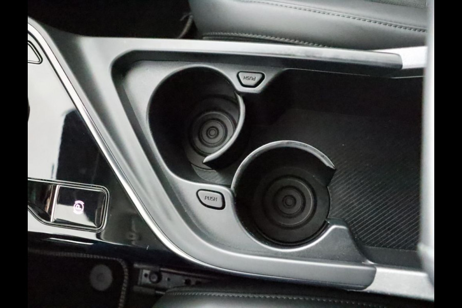 Kia Niro EV DynamicLine 64.8 kWh - SOH 98,3% - Stoel-/stuurverwarming - Navigatie - Cruise Control - Climate Control - Keyless Fabrieksgarantie tot 02-2030