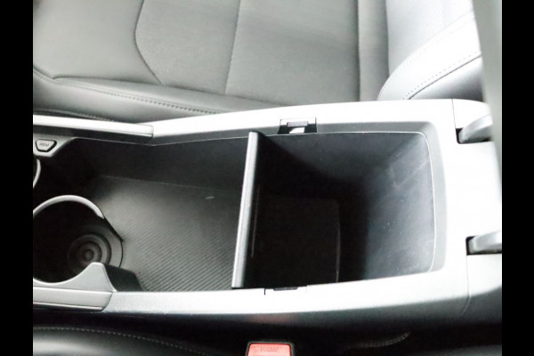 Kia Niro EV DynamicLine 64.8 kWh - SOH 98,3% - Stoel-/stuurverwarming - Navigatie - Cruise Control - Climate Control - Keyless Fabrieksgarantie tot 02-2030