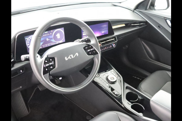 Kia Niro EV DynamicLine 64.8 kWh - SOH 98,3% - Stoel-/stuurverwarming - Navigatie - Cruise Control - Climate Control - Keyless Fabrieksgarantie tot 02-2030