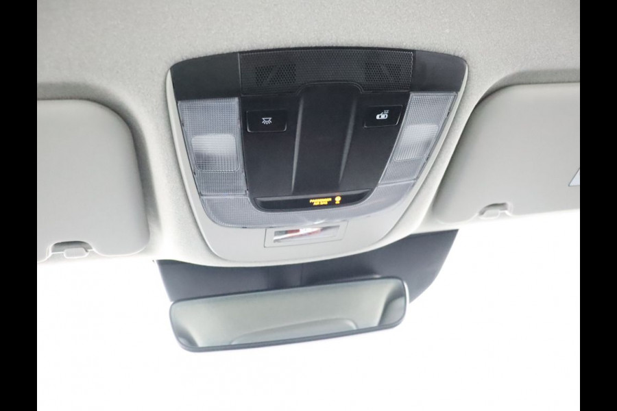 Kia Niro EV DynamicLine 64.8 kWh - SOH 98,3% - Stoel-/stuurverwarming - Navigatie - Cruise Control - Climate Control - Keyless Fabrieksgarantie tot 02-2030