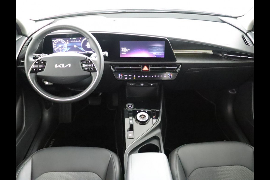 Kia Niro EV DynamicLine 64.8 kWh - SOH 98,3% - Stoel-/stuurverwarming - Navigatie - Cruise Control - Climate Control - Keyless Fabrieksgarantie tot 02-2030