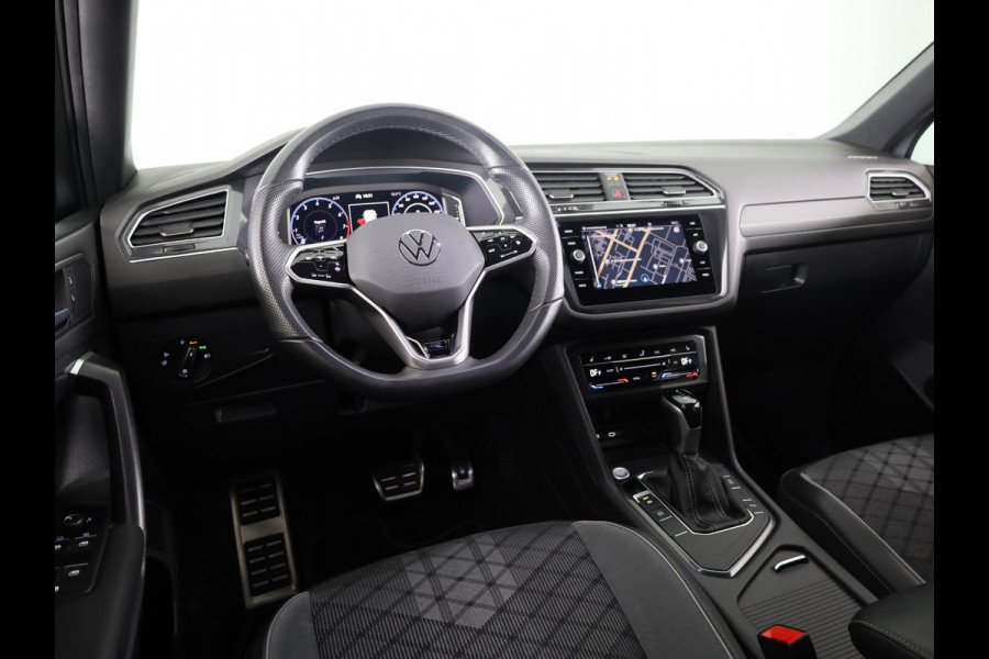 Volkswagen Tiguan Allspace 1.5 TSI R-Line Business 150PK DSG | Verlengde garantie | Navigatie | Matrix LED koplampen | Elektrische achterklep |