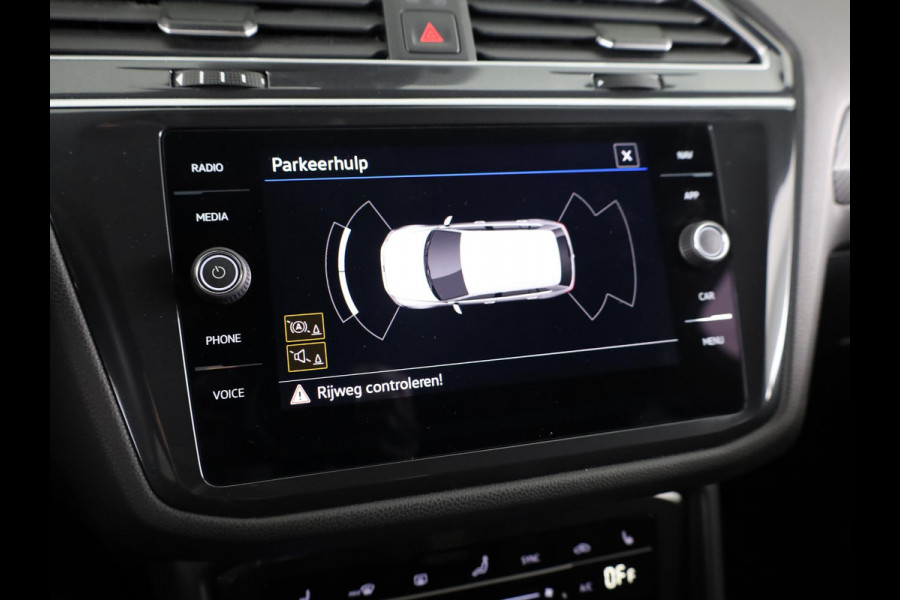 Volkswagen Tiguan Allspace 1.5 TSI R-Line Business 150PK DSG | Verlengde garantie | Navigatie | Matrix LED koplampen | Elektrische achterklep |