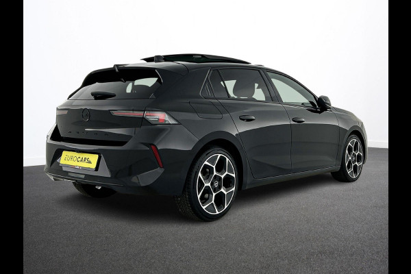 Opel Astra 1.2 Turbo Ultimate Climate control  Adaptive cruise control LED Panoramadak Voorstoelen verwarmd Stuurwiel verwarmd Achteruitrij camera 360* Sfeer verlichting Apple carplay/ Andriod auto