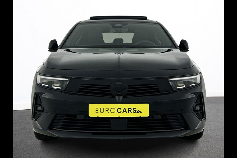 Opel Astra 1.2 Turbo Ultimate Climate control  Adaptive cruise control LED Panoramadak Voorstoelen verwarmd Stuurwiel verwarmd Achteruitrij camera 360* Sfeer verlichting Apple carplay/ Andriod auto