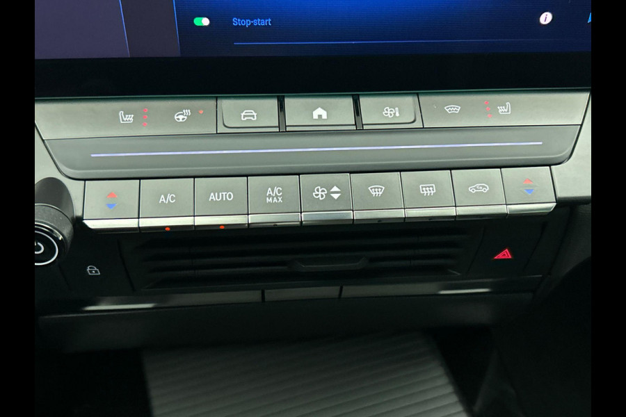 Opel Astra 1.2 Turbo Ultimate Climate control  Adaptive cruise control LED Panoramadak Voorstoelen verwarmd Stuurwiel verwarmd Achteruitrij camera 360* Sfeer verlichting Apple carplay/ Andriod auto
