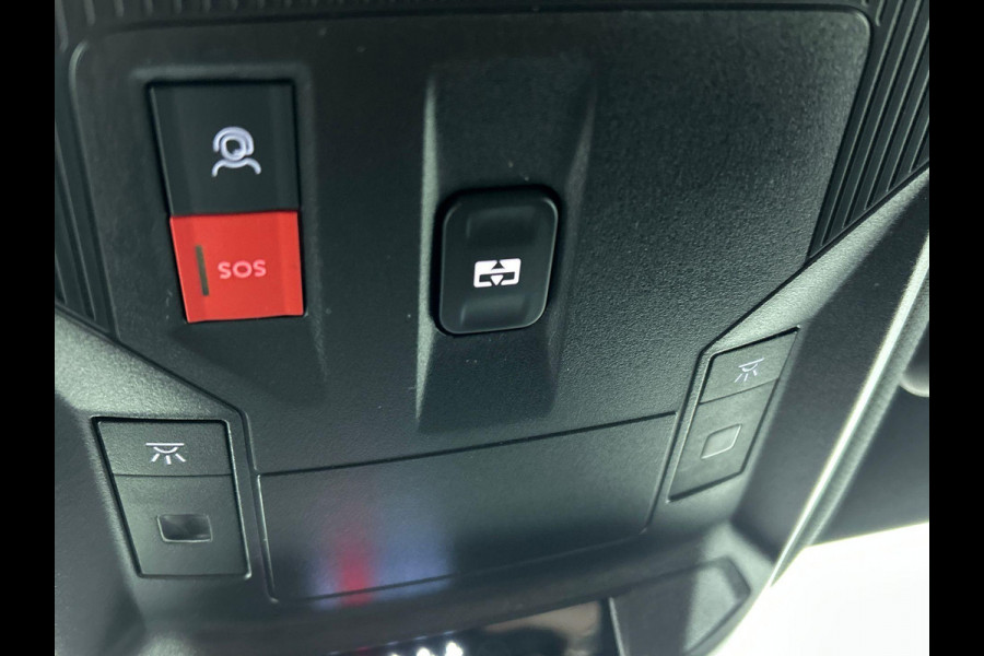Opel Astra 1.2 Turbo Ultimate Climate control  Adaptive cruise control LED Panoramadak Voorstoelen verwarmd Stuurwiel verwarmd Achteruitrij camera 360* Sfeer verlichting Apple carplay/ Andriod auto