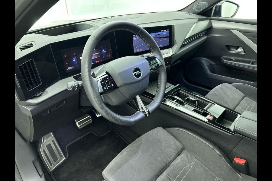 Opel Astra 1.2 Turbo Ultimate Climate control  Adaptive cruise control LED Panoramadak Voorstoelen verwarmd Stuurwiel verwarmd Achteruitrij camera 360* Sfeer verlichting Apple carplay/ Andriod auto