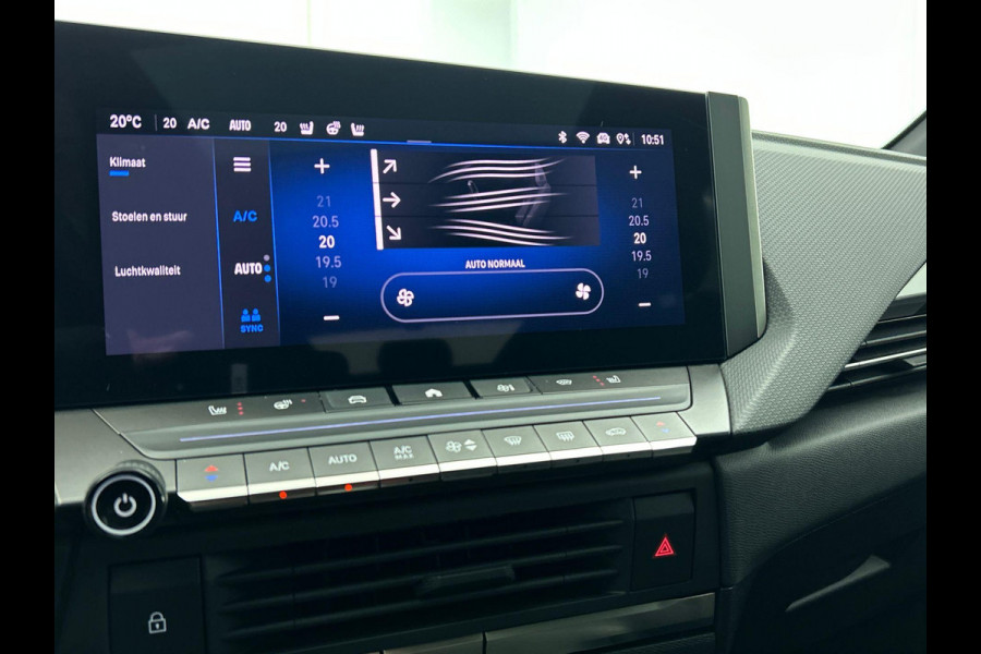 Opel Astra 1.2 Turbo Ultimate Climate control  Adaptive cruise control LED Panoramadak Voorstoelen verwarmd Stuurwiel verwarmd Achteruitrij camera 360* Sfeer verlichting Apple carplay/ Andriod auto
