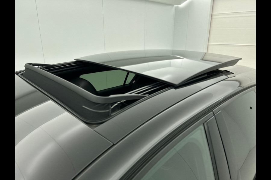 Opel Astra 1.2 Turbo Ultimate Climate control  Adaptive cruise control LED Panoramadak Voorstoelen verwarmd Stuurwiel verwarmd Achteruitrij camera 360* Sfeer verlichting Apple carplay/ Andriod auto