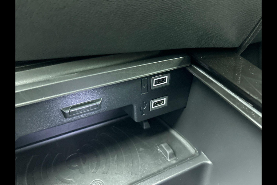 Opel Astra 1.2 Turbo Ultimate Climate control  Adaptive cruise control LED Panoramadak Voorstoelen verwarmd Stuurwiel verwarmd Achteruitrij camera 360* Sfeer verlichting Apple carplay/ Andriod auto