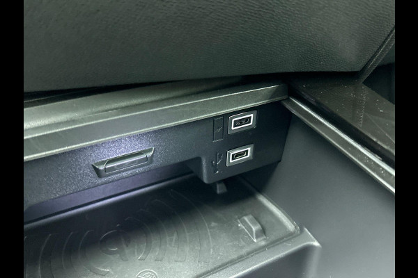 Opel Astra 1.2 Turbo Ultimate Climate control  Adaptive cruise control LED Panoramadak Voorstoelen verwarmd Stuurwiel verwarmd Achteruitrij camera 360* Sfeer verlichting Apple carplay/ Andriod auto