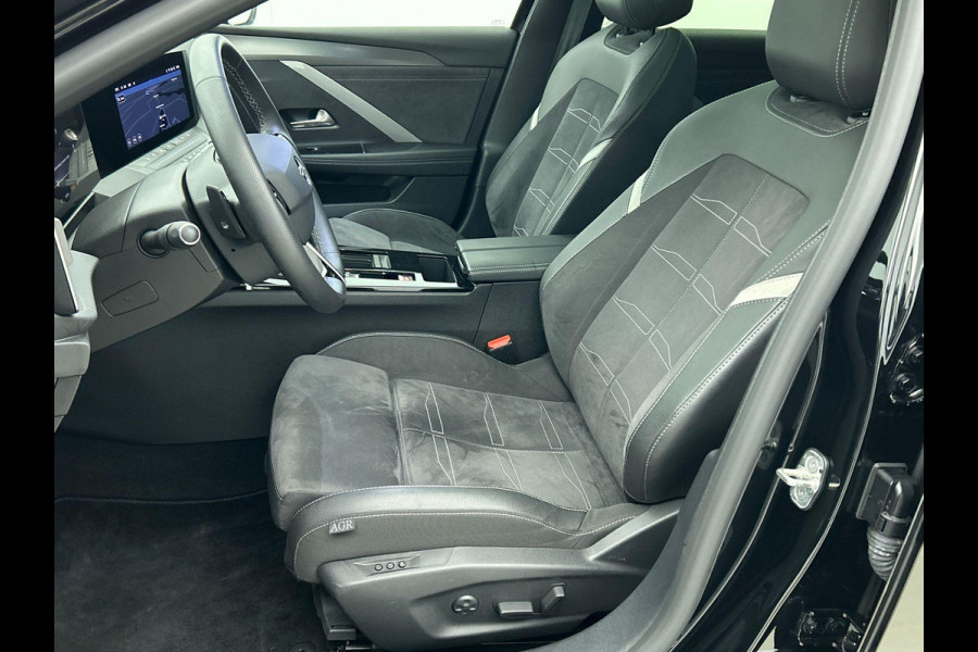 Opel Astra 1.2 Turbo Ultimate Climate control  Adaptive cruise control LED Panoramadak Voorstoelen verwarmd Stuurwiel verwarmd Achteruitrij camera 360* Sfeer verlichting Apple carplay/ Andriod auto