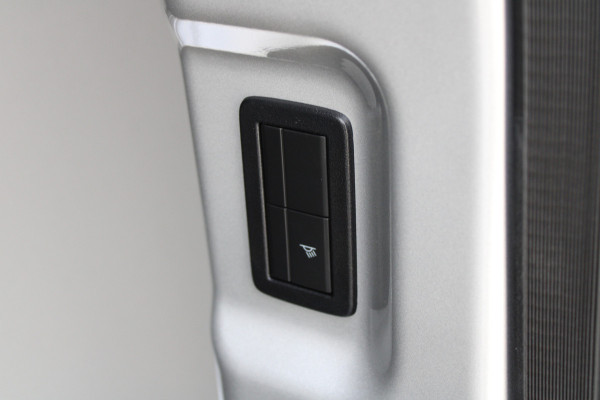 Ford Transit Custom 320 2.0 TDCI L2H1 Trend 170pk - 2x Schuifdeur - Carplay - Android - Camera - LED - Stoelverwarming - 70l tank - Rijklaar Ford Transit Custom 320 2.0 TDCI L2H1 Trend 170pk - 2x Schuifdeur - Carplay - Android - Camera - LED - Stoelverwarming - 70l tank - Rijklaar