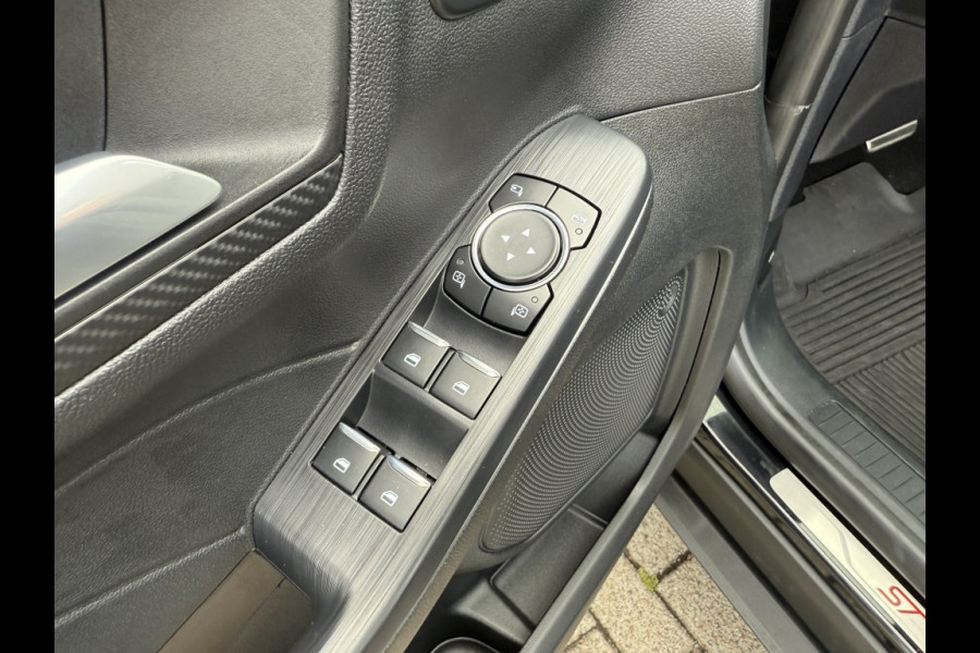 Ford Kuga 2.5 PHEV ST-Line X Ford Kuga 2.5 PHEV ST-Line X
