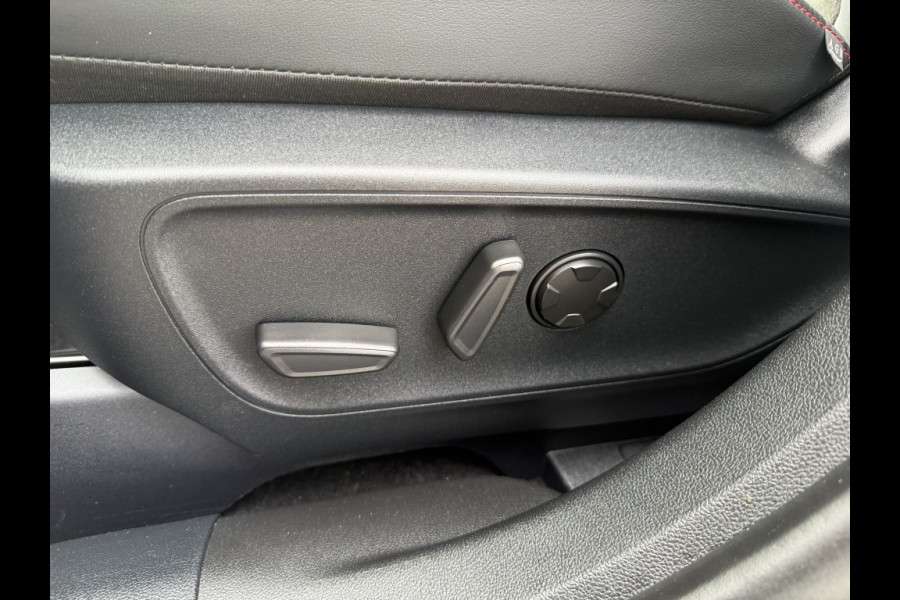 Ford Kuga 2.5 PHEV ST-Line X Ford Kuga 2.5 PHEV ST-Line X
