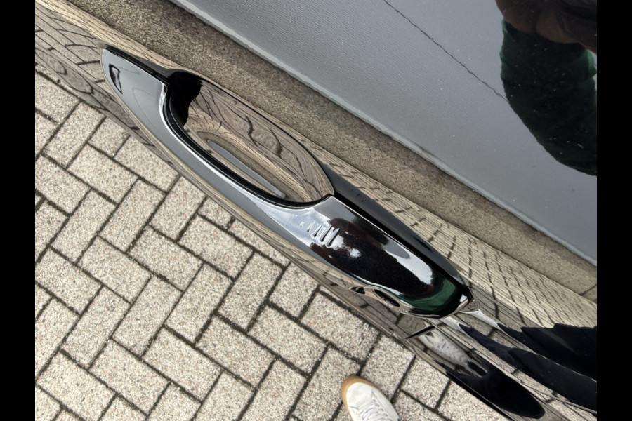 Ford Kuga 2.5 PHEV ST-Line X Ford Kuga 2.5 PHEV ST-Line X