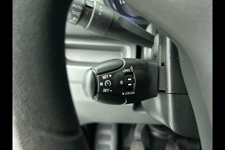 Toyota ProAce Worker 2.0 D-4D Live 2.0D 145 pk Airco Carplay Navi Cruise Control 3-Zits 39000 km Toyota ProAce Worker 2.0 D-4D Live 2.0D 145 pk Airco Carplay Navi Cruise Control 3-Zits 39000 km
