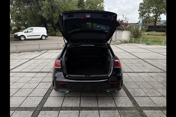 Mercedes-Benz A-Klasse 180 Aut. Sol. AMG Sport Mood Light Sfeer | Panorama | Burmester | Memory | Multi Beam
