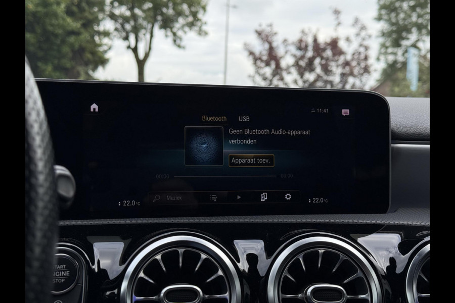 Mercedes-Benz A-Klasse 180 Aut. Sol. AMG Sport Mood Light Sfeer | Panorama | Burmester | Memory | Multi Beam