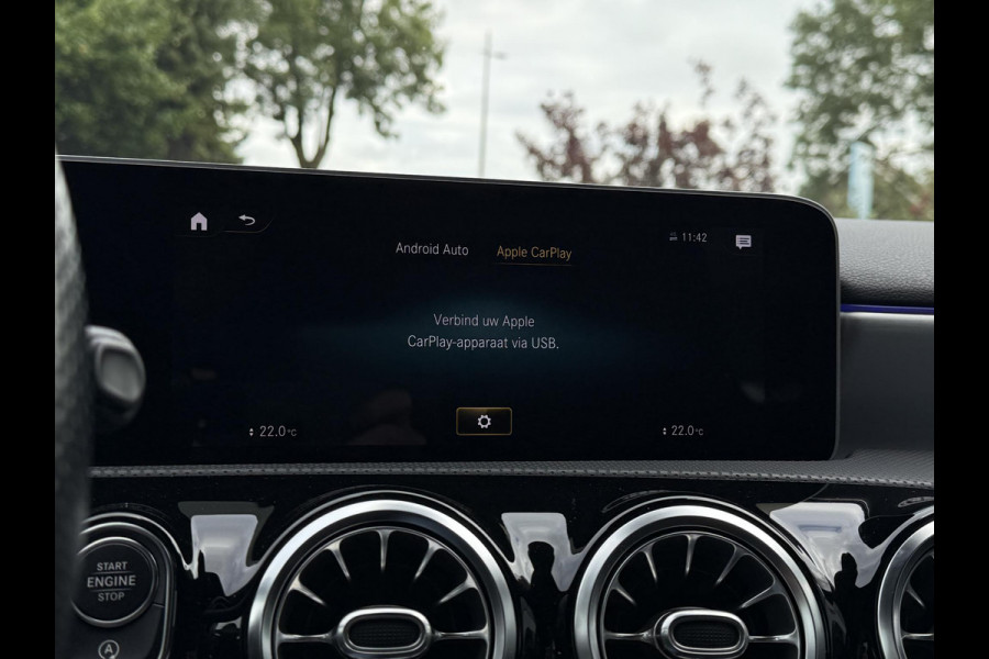 Mercedes-Benz A-Klasse 180 Aut. Sol. AMG Sport Mood Light Sfeer | Panorama | Burmester | Memory | Multi Beam