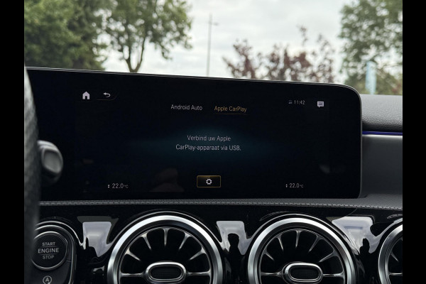 Mercedes-Benz A-Klasse 180 Aut. Sol. AMG Sport Mood Light Sfeer | Panorama | Burmester | Memory | Multi Beam