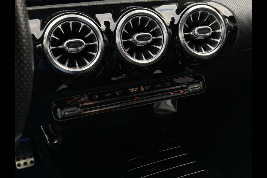 Mercedes-Benz A-Klasse 180 Aut. Sol. AMG Sport Mood Light Sfeer | Panorama | Burmester | Memory | Multi Beam