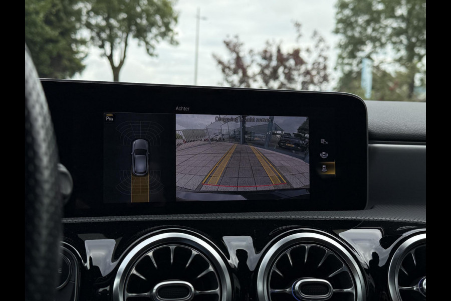 Mercedes-Benz A-Klasse 180 Aut. Sol. AMG Sport Mood Light Sfeer | Panorama | Burmester | Memory | Multi Beam
