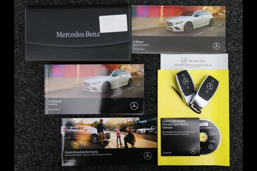 Mercedes-Benz A-Klasse 180 Aut. Sol. AMG Sport Mood Light Sfeer | Panorama | Burmester | Memory | Multi Beam