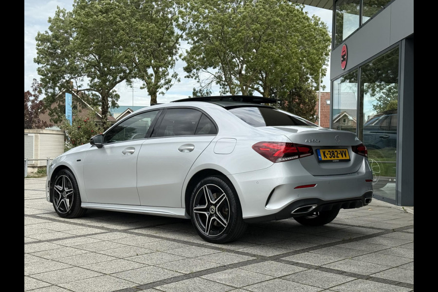 Mercedes-Benz A-Klasse 250e Aut. Sol. AMG Ultimate | Panorama | Burmester | Memory | Multi Beam | Sfeer Verlichting |