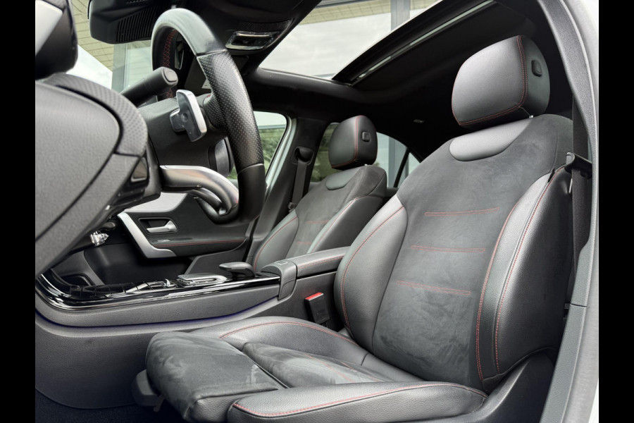 Mercedes-Benz A-Klasse 250e Aut. Sol. AMG Ultimate | Panorama | Burmester | Memory | Multi Beam | Sfeer Verlichting |