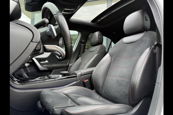 Mercedes-Benz A-Klasse 250e Aut. Sol. AMG Ultimate | Panorama | Burmester | Memory | Multi Beam | Sfeer Verlichting |
