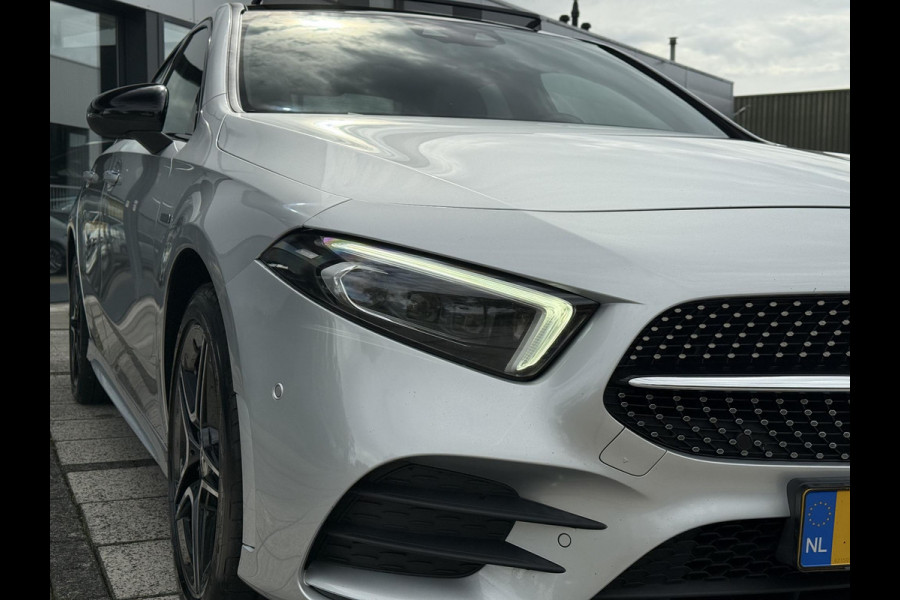 Mercedes-Benz A-Klasse 250e Aut. Sol. AMG Ultimate | Panorama | Burmester | Memory | Multi Beam | Sfeer Verlichting |