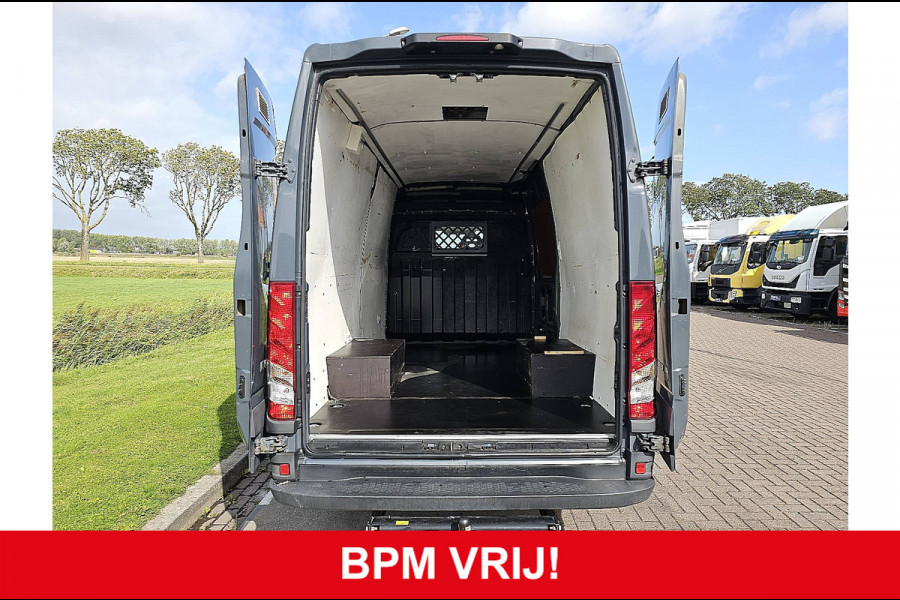 Iveco Daily 35C15V 3.0L L2H2, dubbellucht, airco,camera, trekhaak