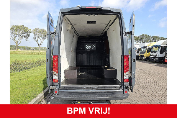 Iveco Daily 35C15V 3.0L L2H2, dubbellucht, airco,camera, trekhaak