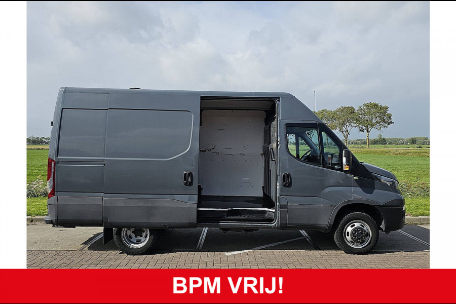 Iveco Daily 35C15V 3.0L L2H2, dubbellucht, airco,camera, trekhaak