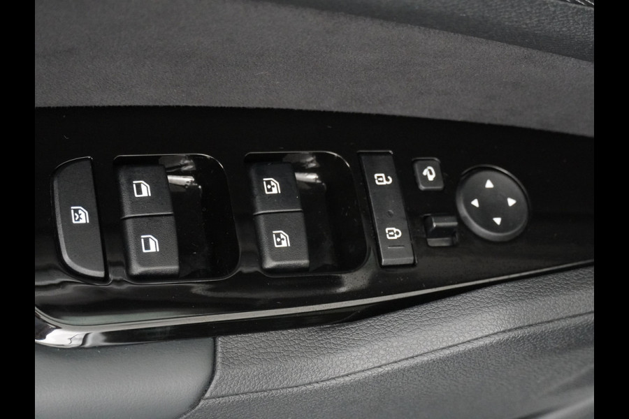 Kia Sportage 1.6 T-GDi Hybrid GT-Line Apple Carplay/Android Auto - Cruise Control - Dodehoekdetectie - Navigatie - Panoram Dak - Stuur/Stoel Verwarming Fabrieksgarantie tot 06-2031