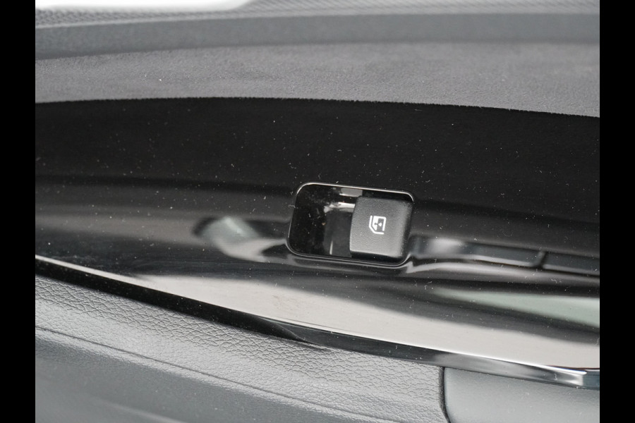 Kia Sportage 1.6 T-GDi Hybrid GT-Line Apple Carplay/Android Auto - Cruise Control - Dodehoekdetectie - Navigatie - Panoram Dak - Stuur/Stoel Verwarming Fabrieksgarantie tot 06-2031