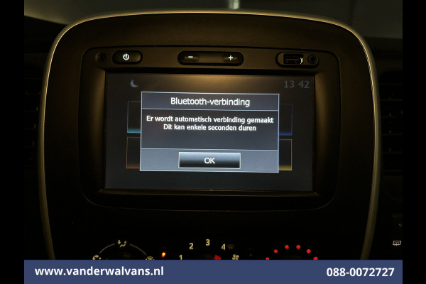 Renault Trafic 1.6 dCi L1H1 Euro6 Airco | Navigatie | Cruisecontrol | Trekhaak | Parkeersensoren Bijrijdersbank