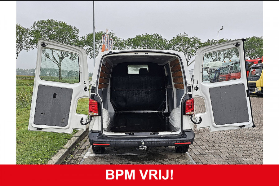 Volkswagen Transporter 2.0 TDI L2H1 28 Trekhaak Deuren Airco 3 Zits Euro6 90 PK